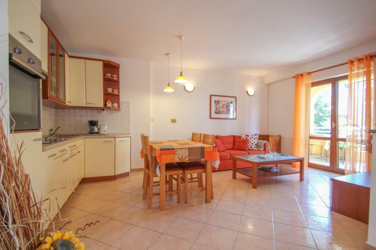 Apartamento Alenka Orange Novigrad Istria Exterior foto