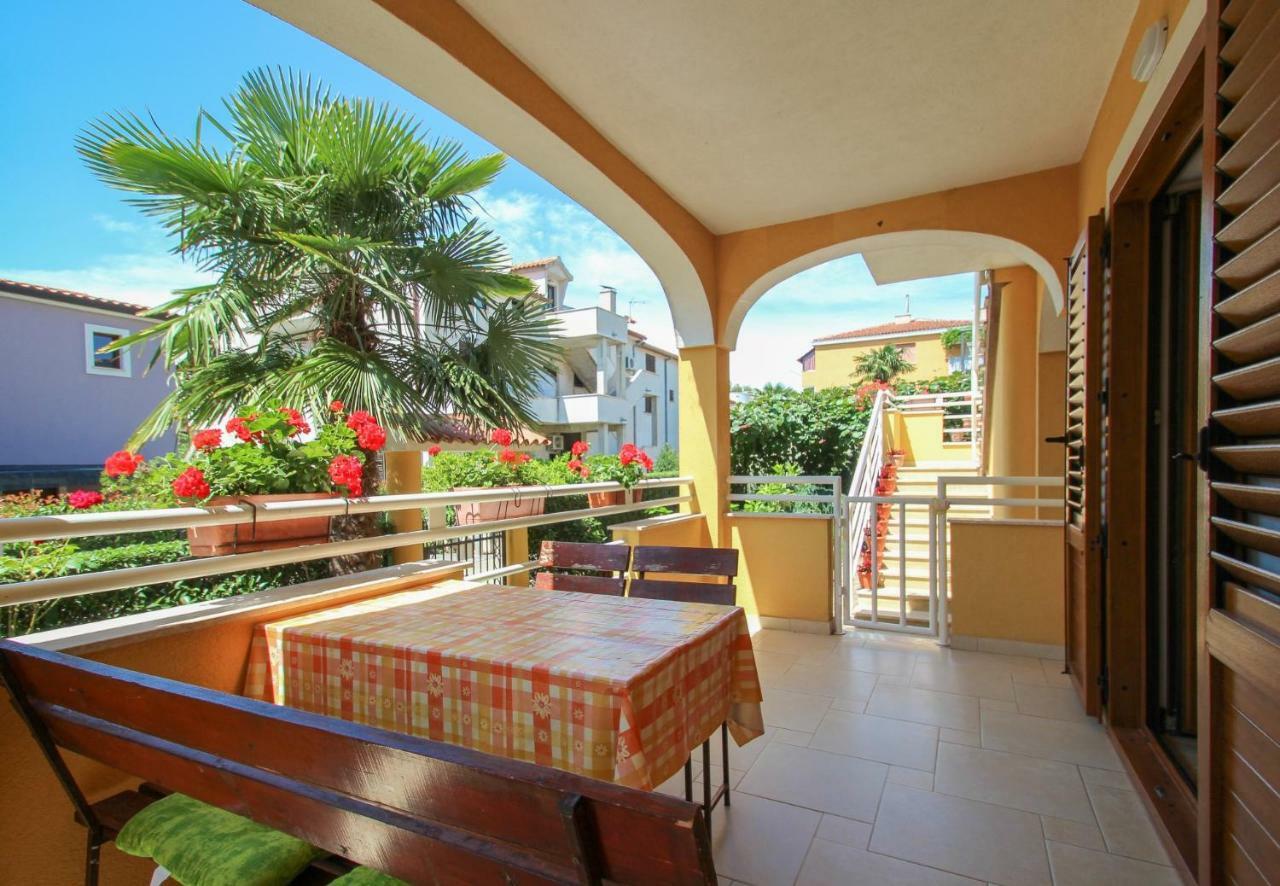 Apartamento Alenka Orange Novigrad Istria Exterior foto