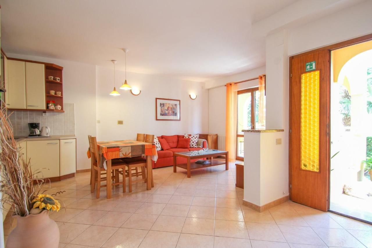 Apartamento Alenka Orange Novigrad Istria Exterior foto